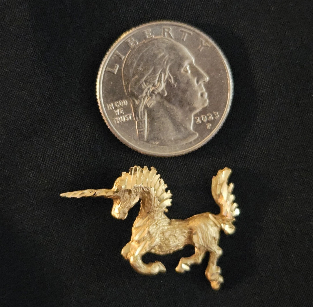 Vintage 14K Yellow Gold Diamond-Cut Unicorn Charm Pendant 3.37g
