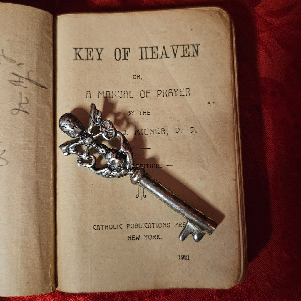 Vintage Italian 'Key of Heaven' Sterling Silver Skeleton Key Pin
