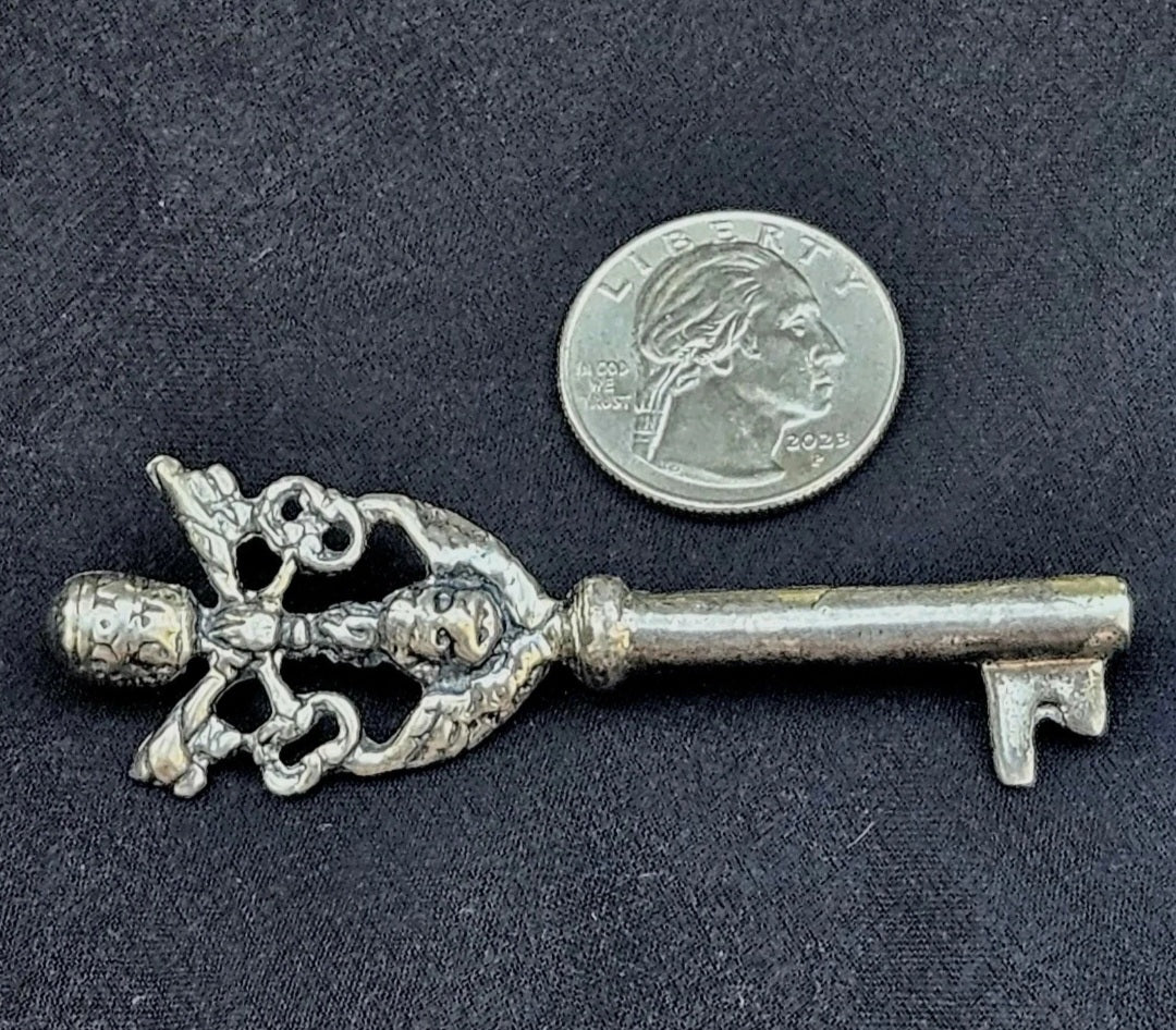 Vintage Italian 'Key of Heaven' Sterling Silver Skeleton Key Pin