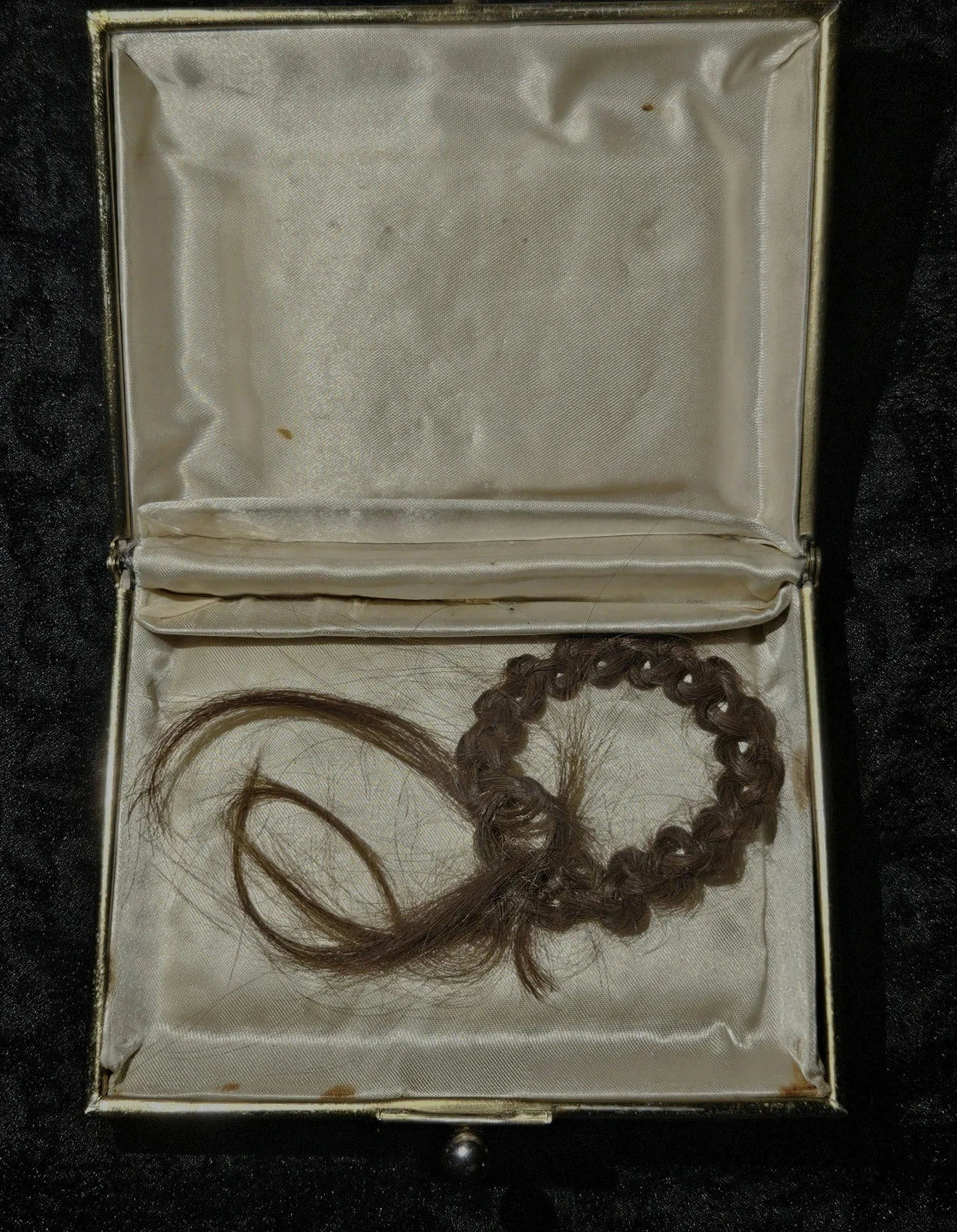 Antique Victorian Mourning Hair Braid Wreath in Vintage Black Velvet & Satin Case