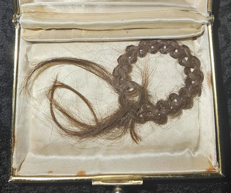 Antique Victorian Mourning Hair Braid Wreath in Vintage Black Velvet & Satin Case