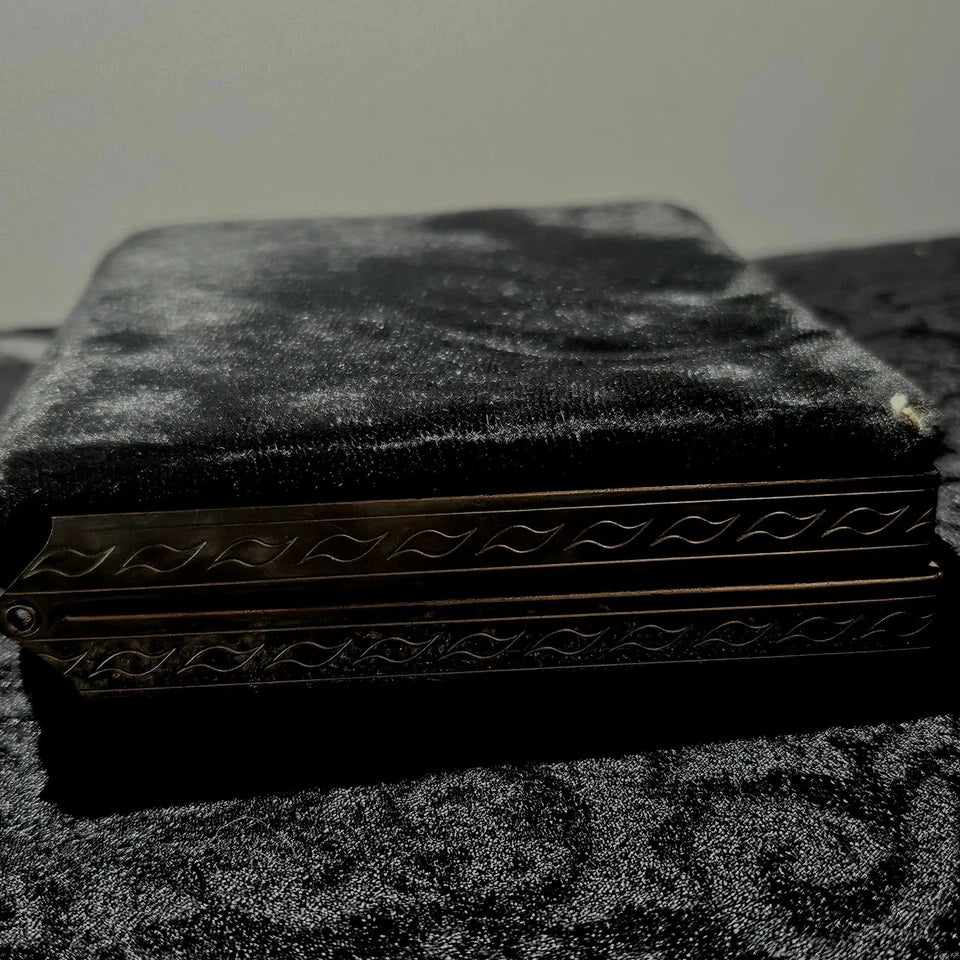 Antique Victorian Mourning Hair Braid Wreath in Vintage Black Velvet & Satin Case